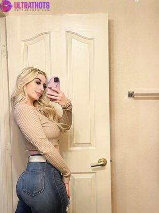 austin zaunbrecher recommends blonde mature pawg pic