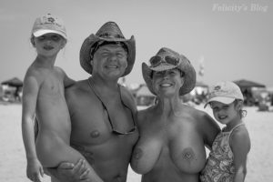 naked big saggy boobs