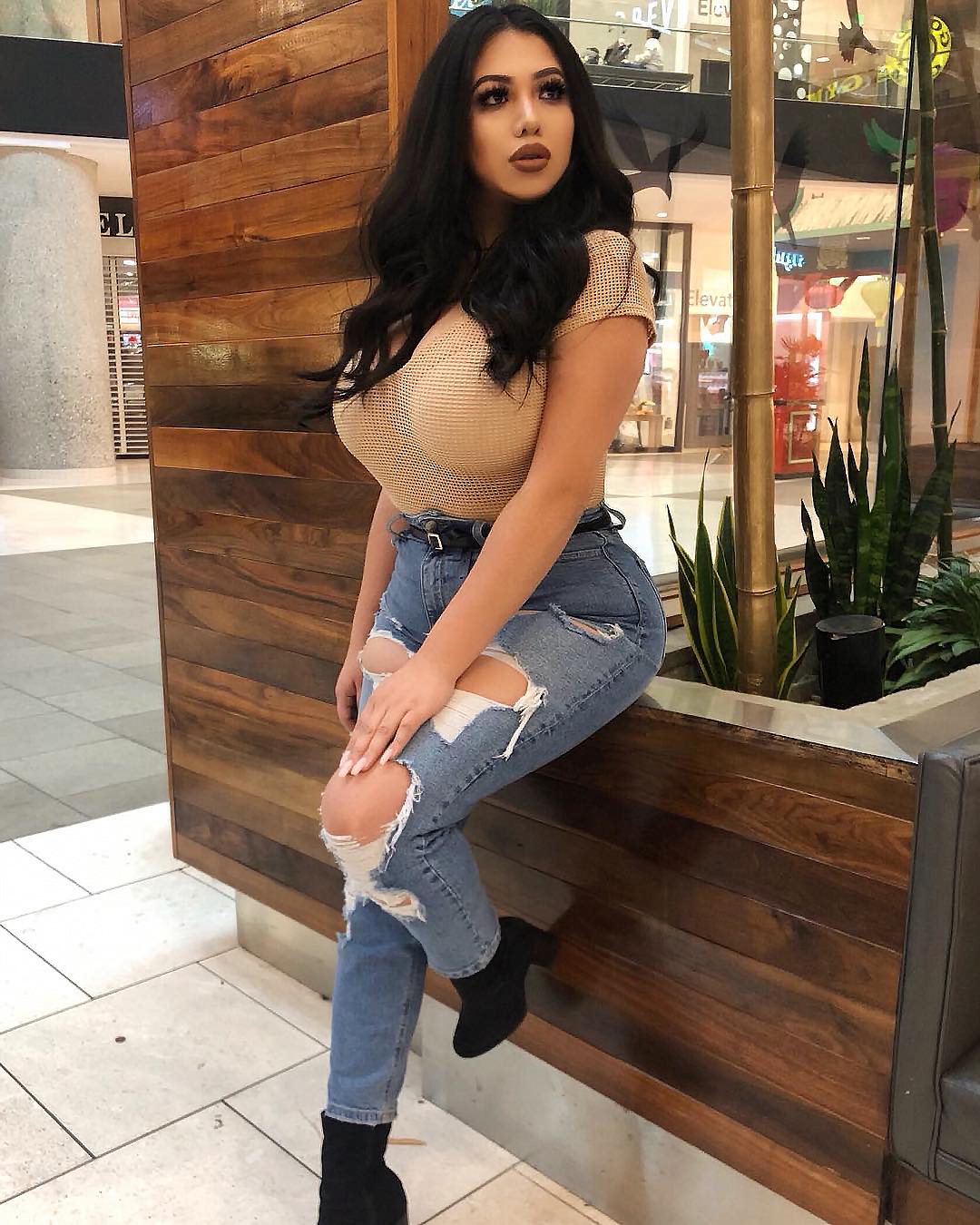 audrey walker add photo ripped jeans pornstar