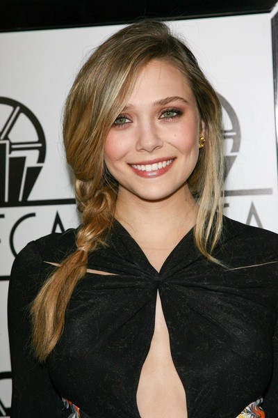 elizabeth olsen big boobs