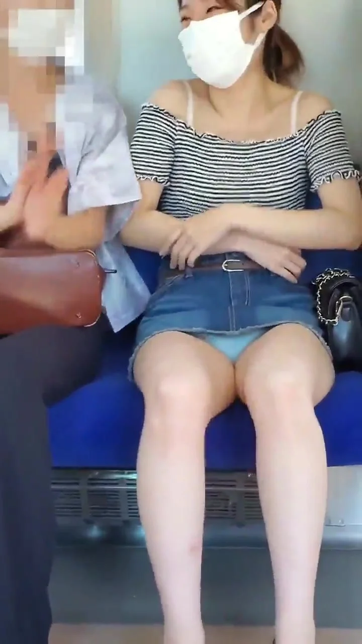 alisha larson recommends Japanese Train Upskirt