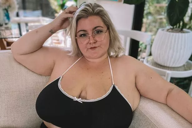 chris derosia recommends Moms Chubby Tits