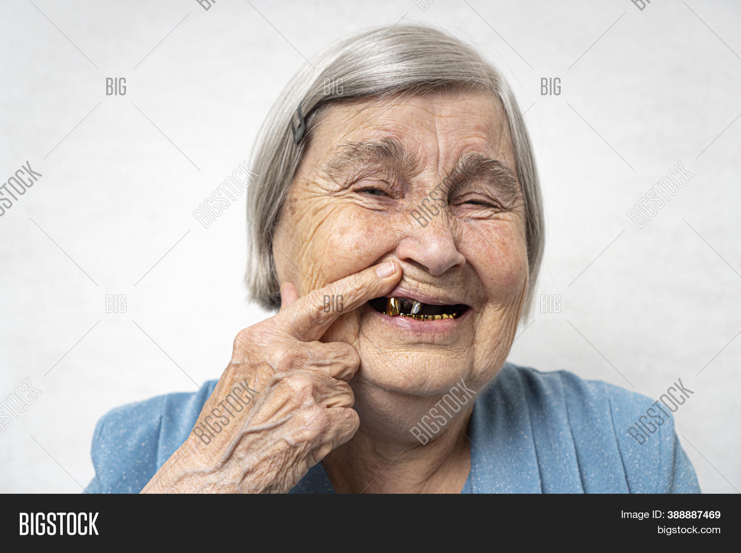 darrin ballinger recommends No Teeth Old Lady