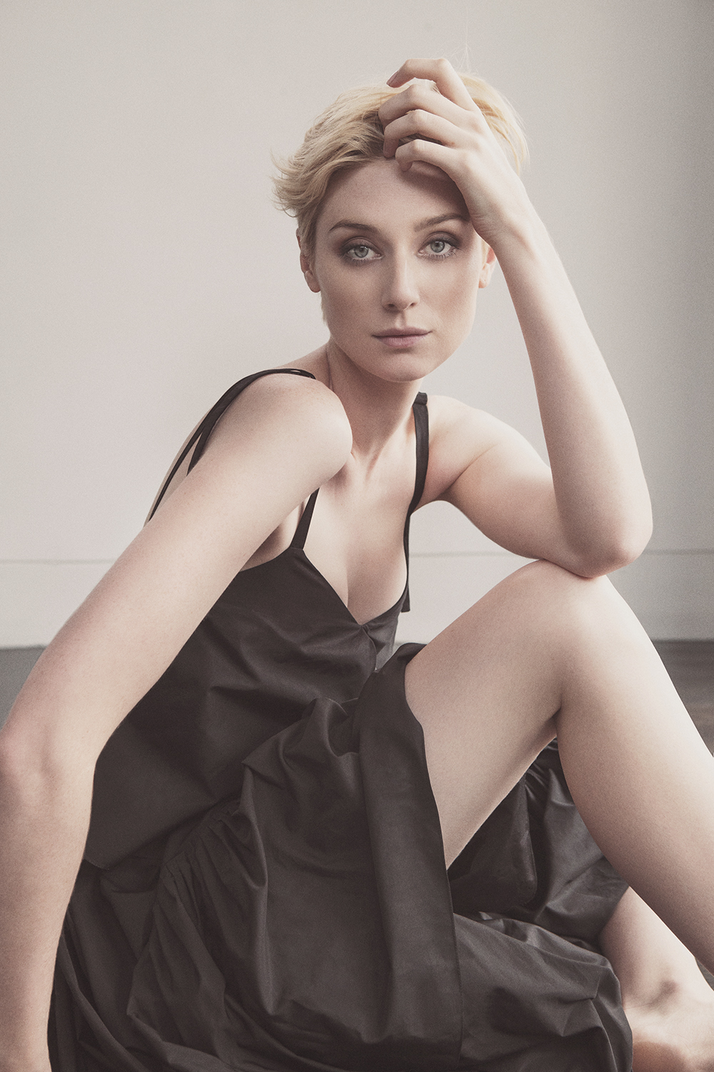 diana berjawi share elizabeth debicki sexy photos