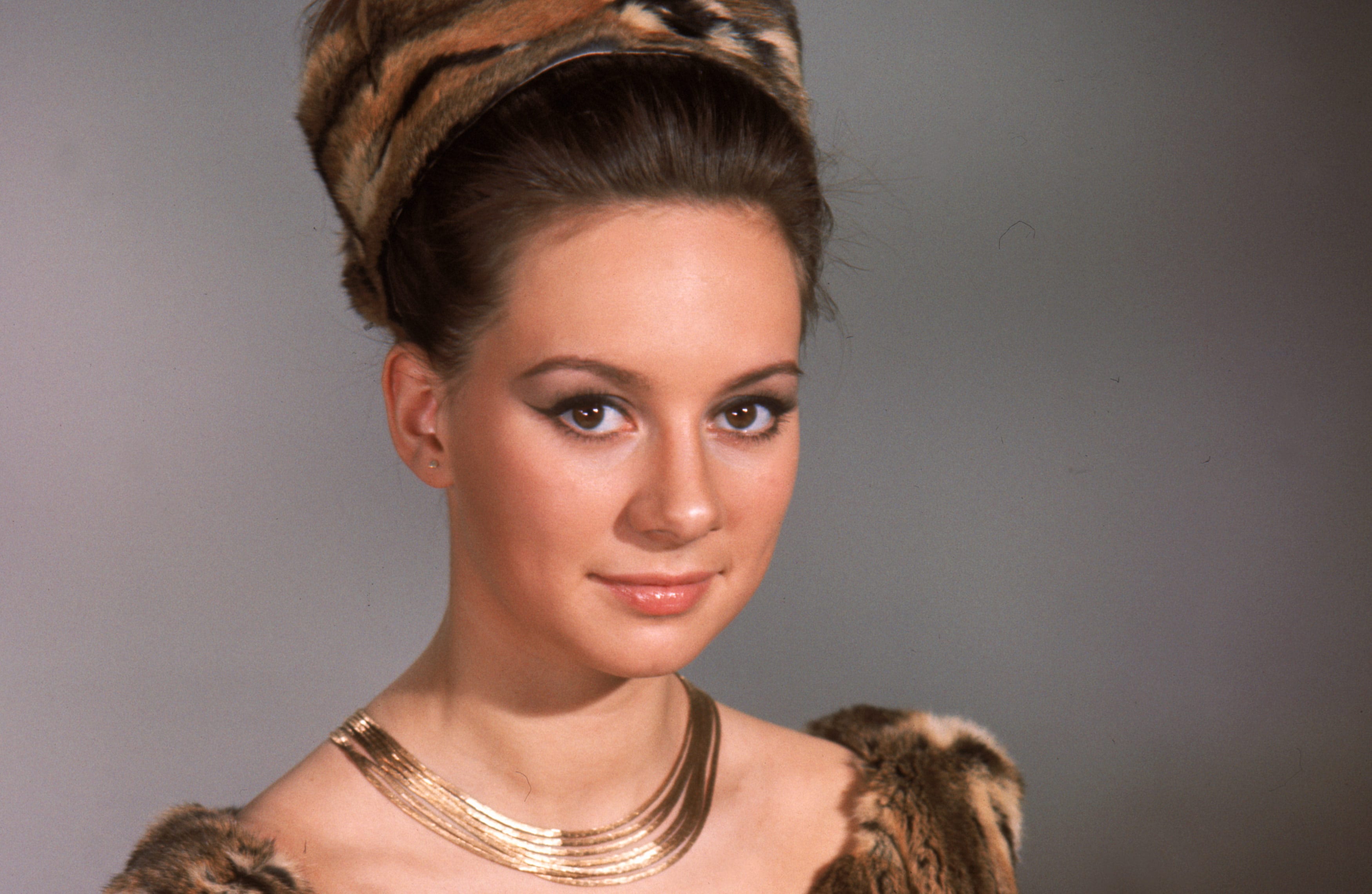 bill harwell recommends Francesca Annis Nude