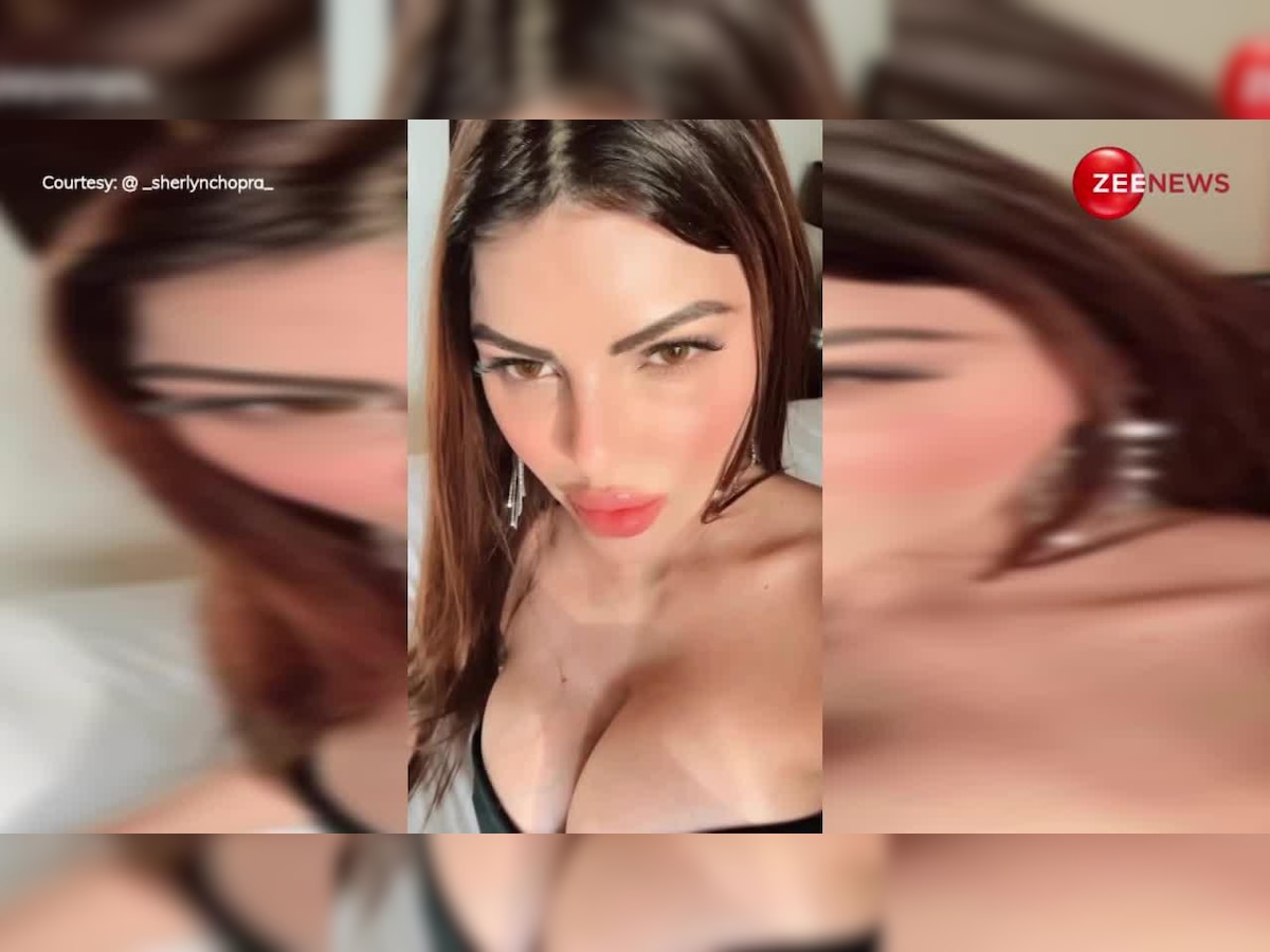 bradley ellington recommends sherlyn chopra boobs pic