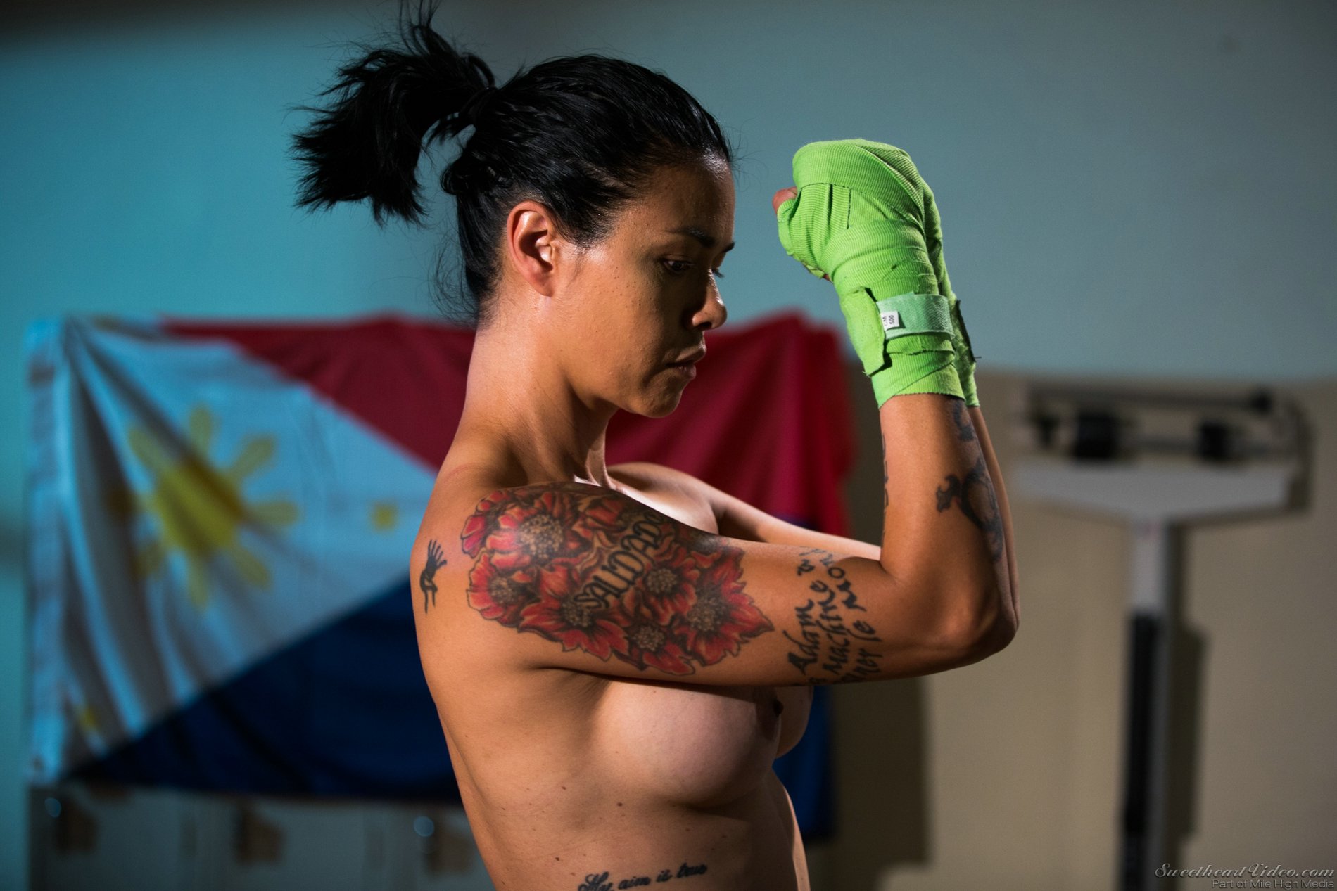 ashish bhosle add dana vespoli boxing photo