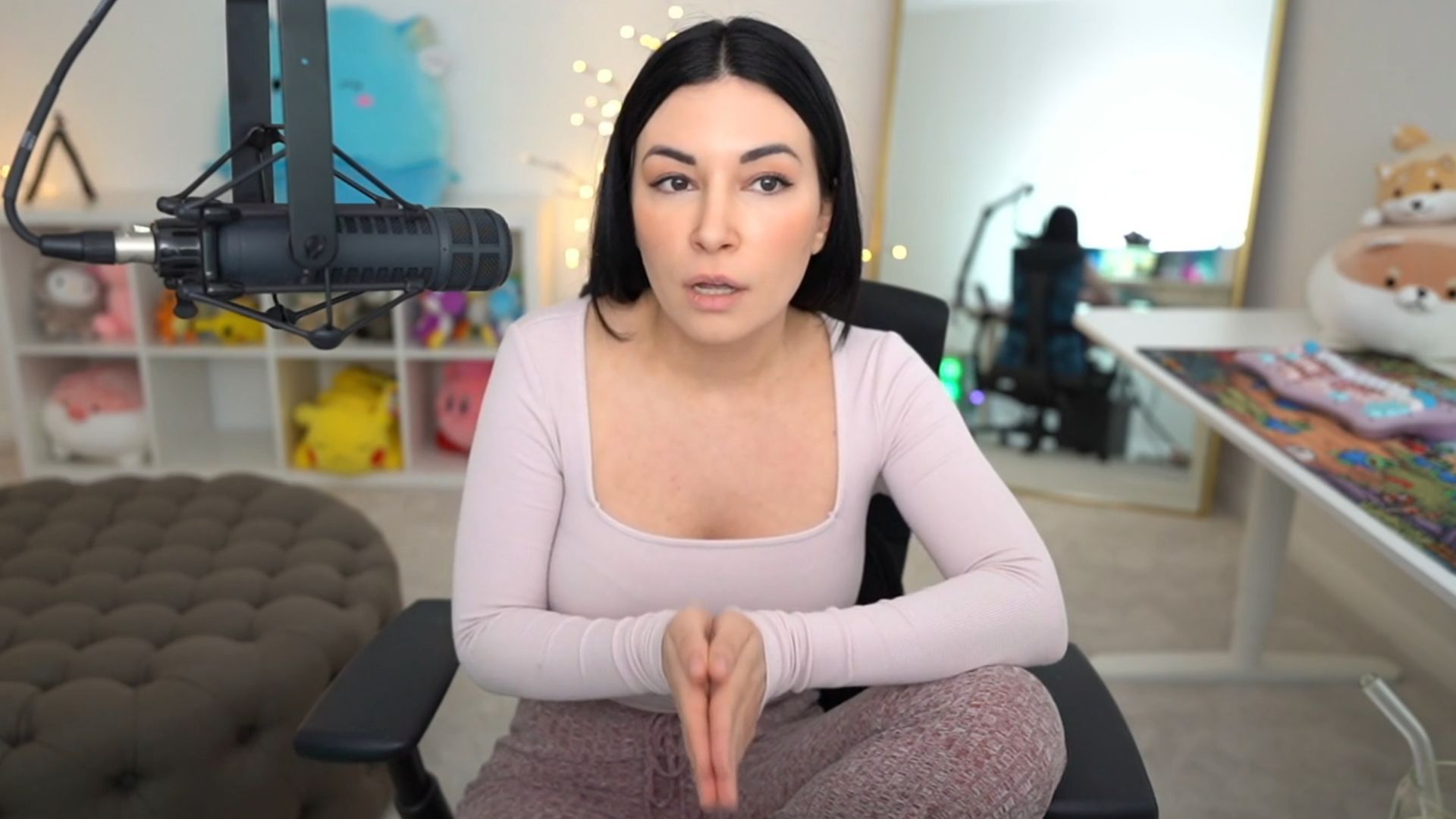 becky jorgenson recommends Alinity Masterbating