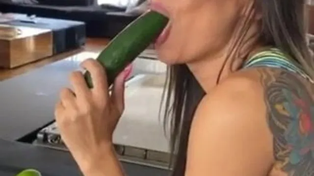 courteney morris add photo deep throat cucumber