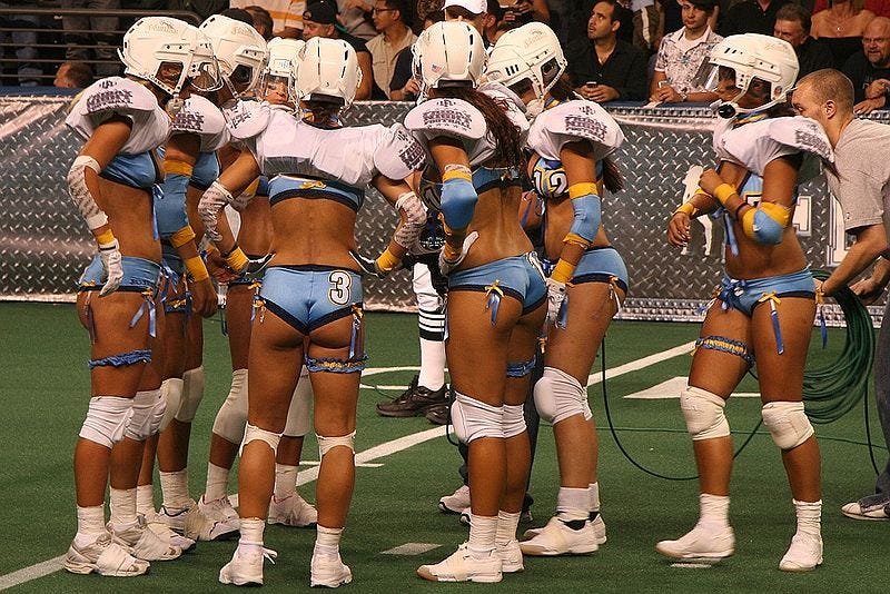 brett bonnet add lfl league nude photo