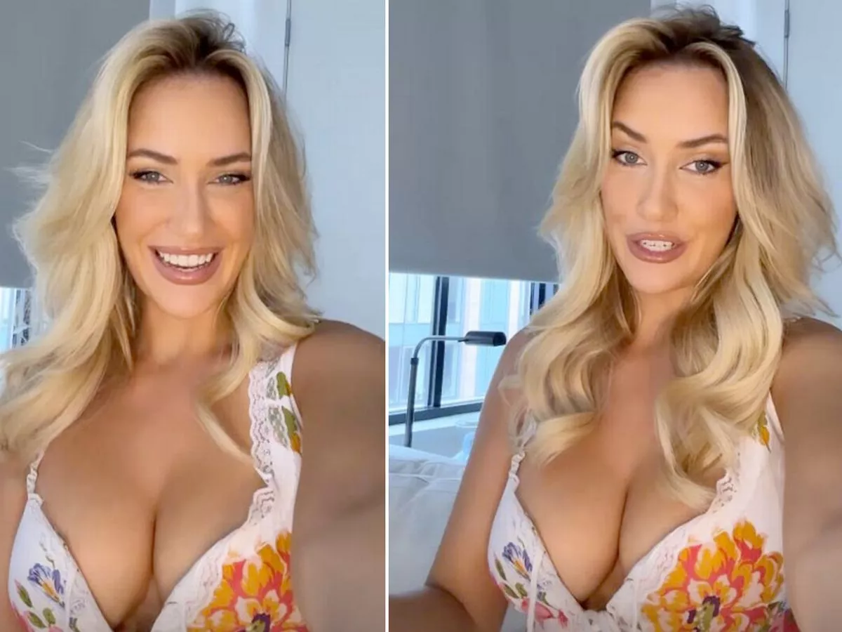 Blonde Shows Boobs cam garnny