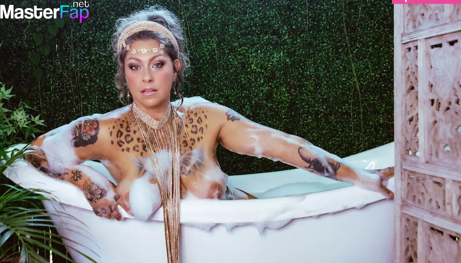 chad chang add photo danielle colby bathtub