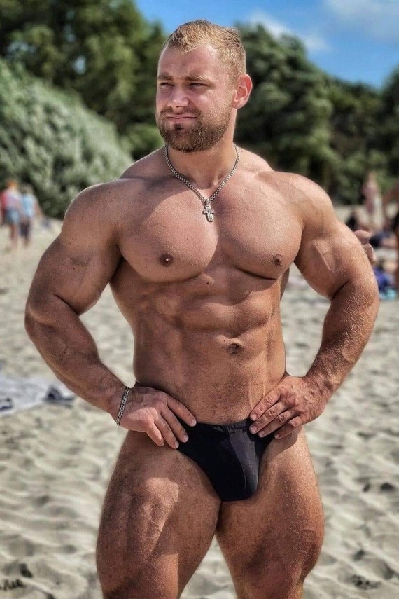 charles weisner recommends hung muscle hunks pic