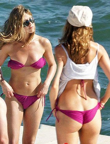 danielle grew recommends jennifer aniston camel toe pic