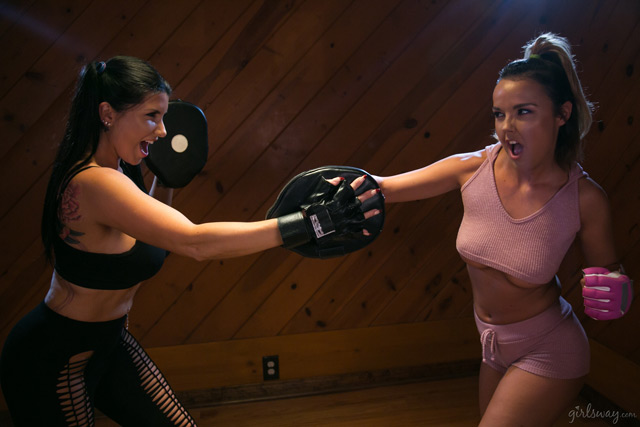 Lesbian Boxing Porn jobbie nooner