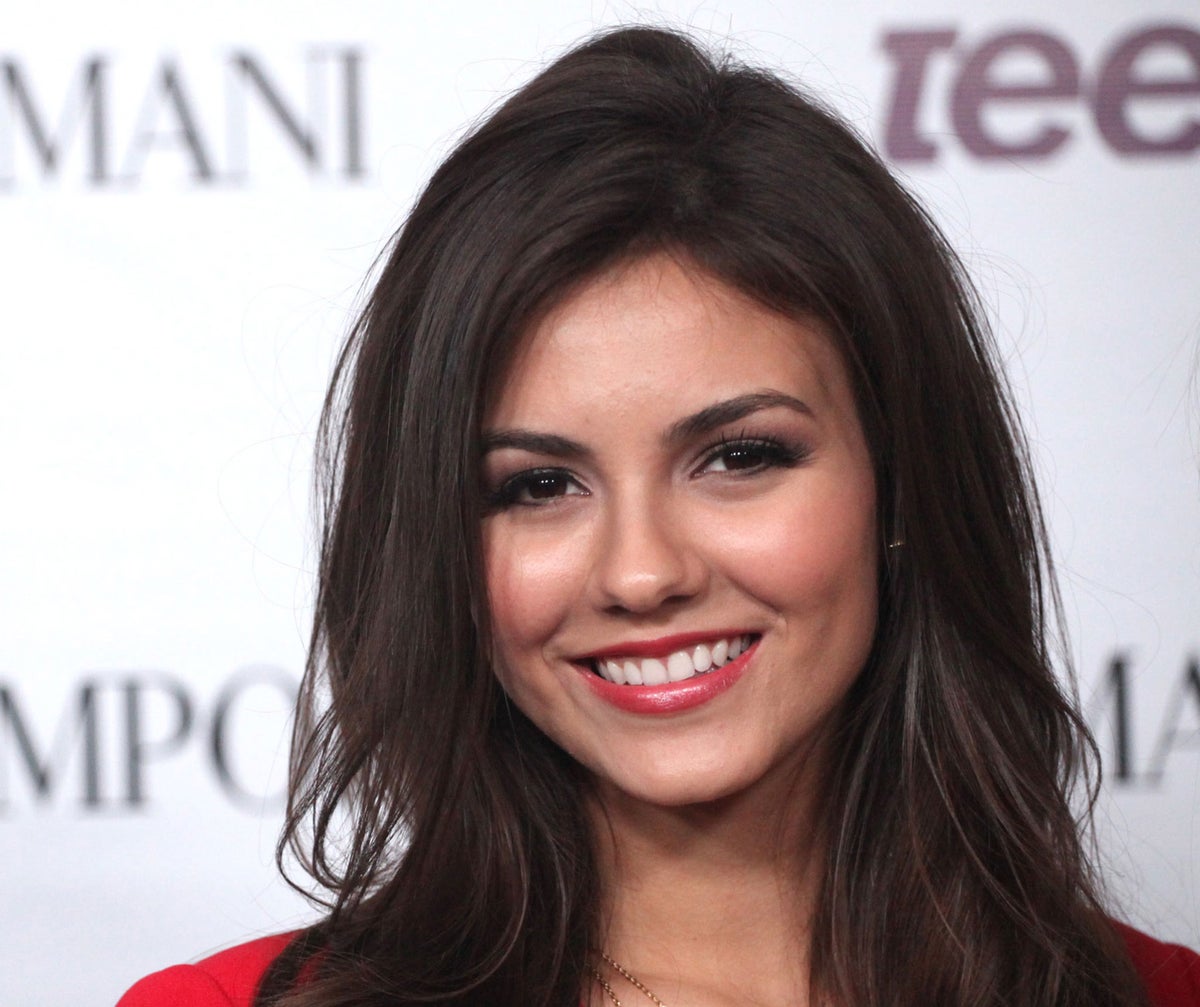 anna redekop add photo victoria justice naked leaked